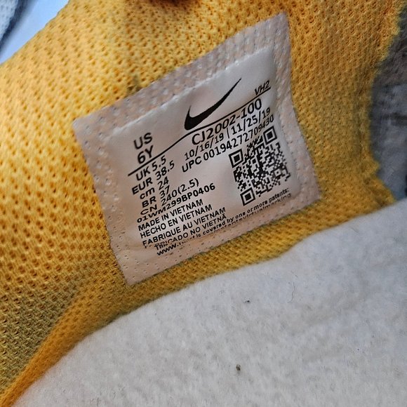 Nike Boys Air Max Sneaker Athletic CJ2002 100 Laser Chrome Size 6Y - Picture 5 of 9